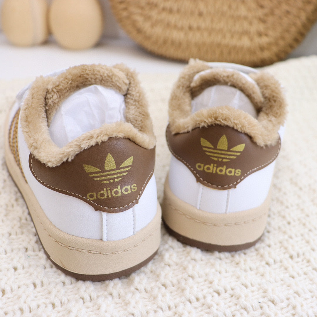 Adidas Superstar con pelliccia per bambini