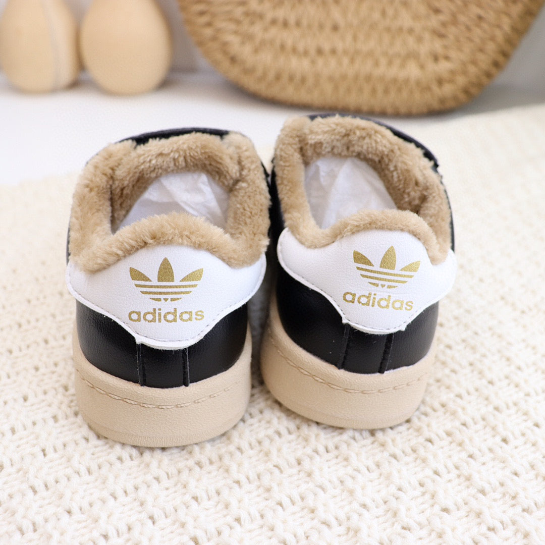 Adidas Superstar con pelliccia per bambini